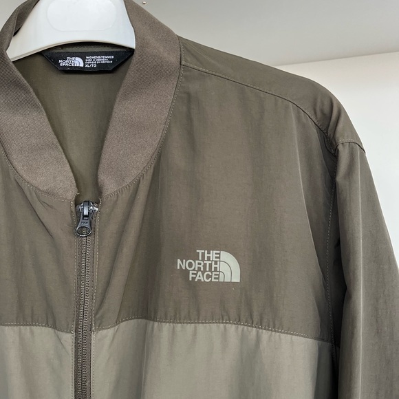 The North Face Women's Two-Tone Utility Jacket - Picture 5 of 13